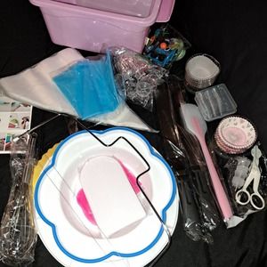NEW 150 Plus pcs Full Size Cake decorating kit